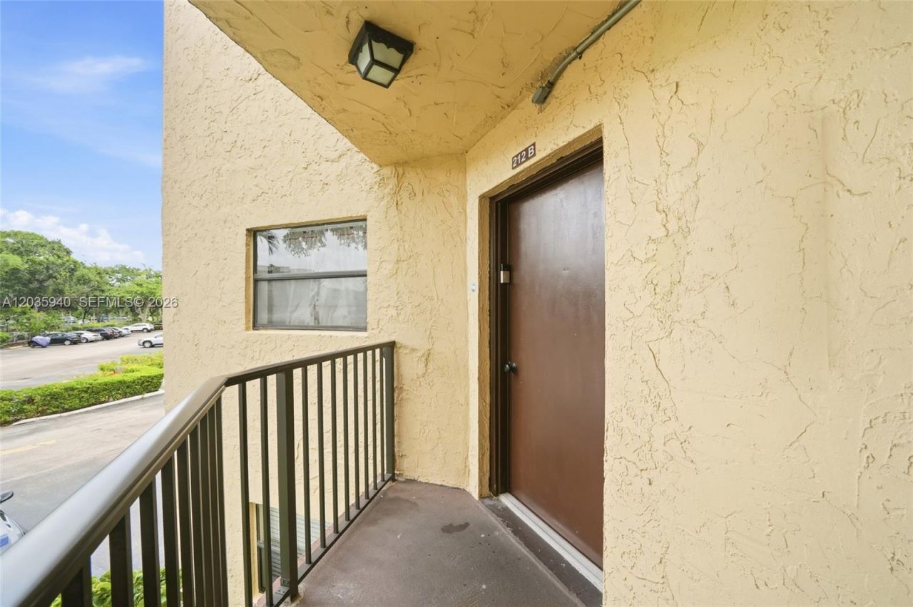 6855 W Broward Blvd , Unit 212, Plantation, FL 33317 Photo