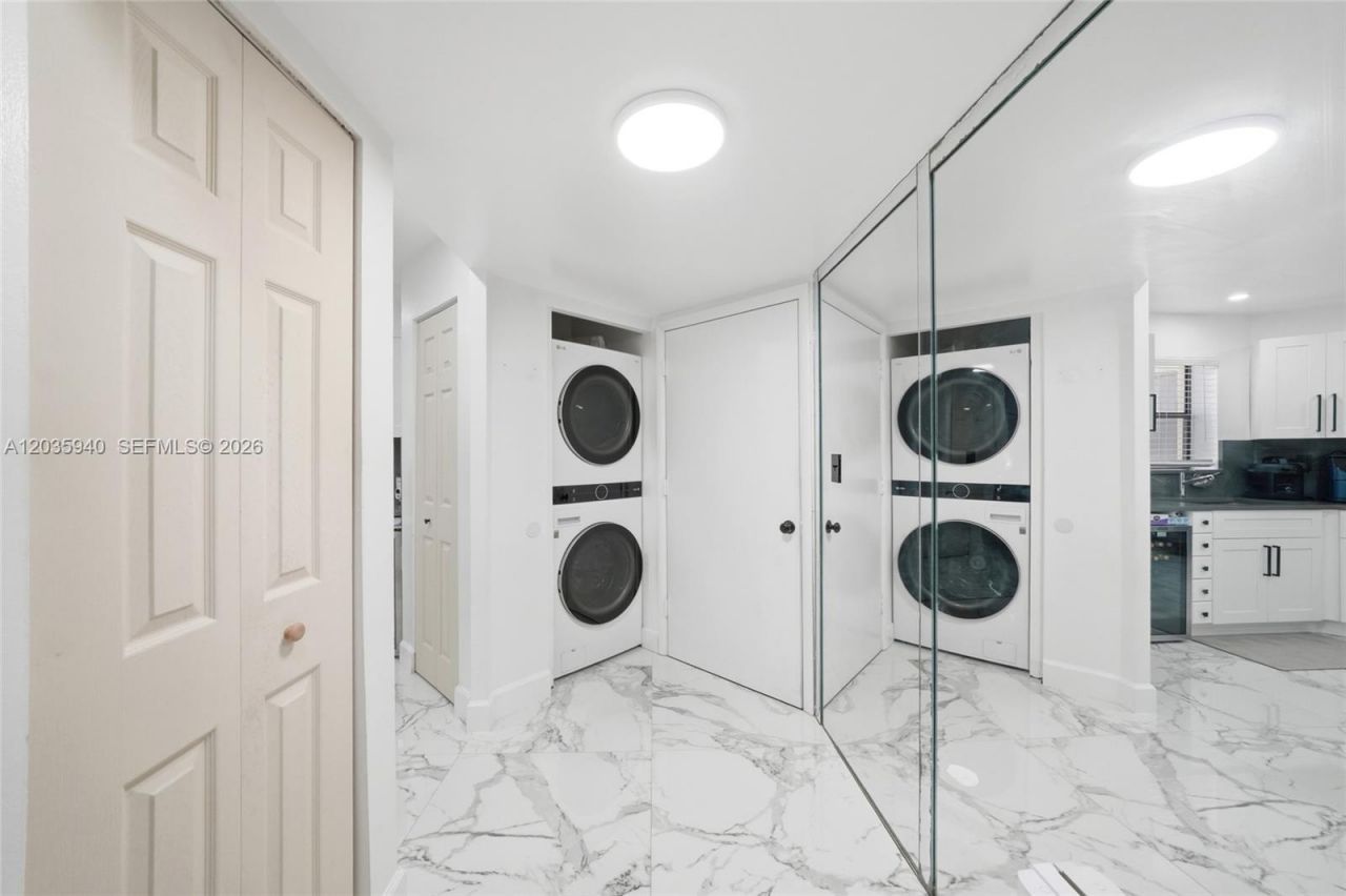 6855 W Broward Blvd , Unit 212, Plantation, FL 33317 Photo