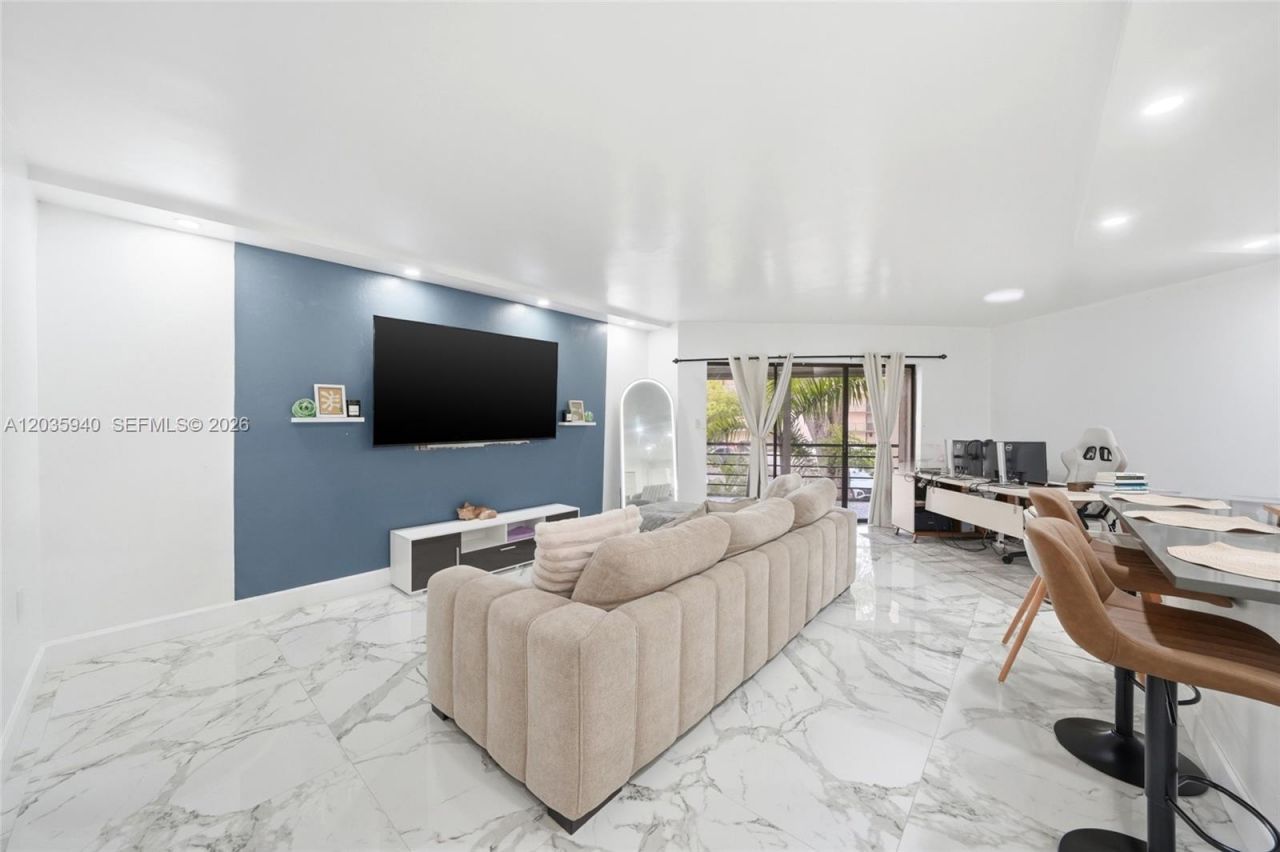 6855 W Broward Blvd , Unit 212, Plantation, FL 33317 Photo