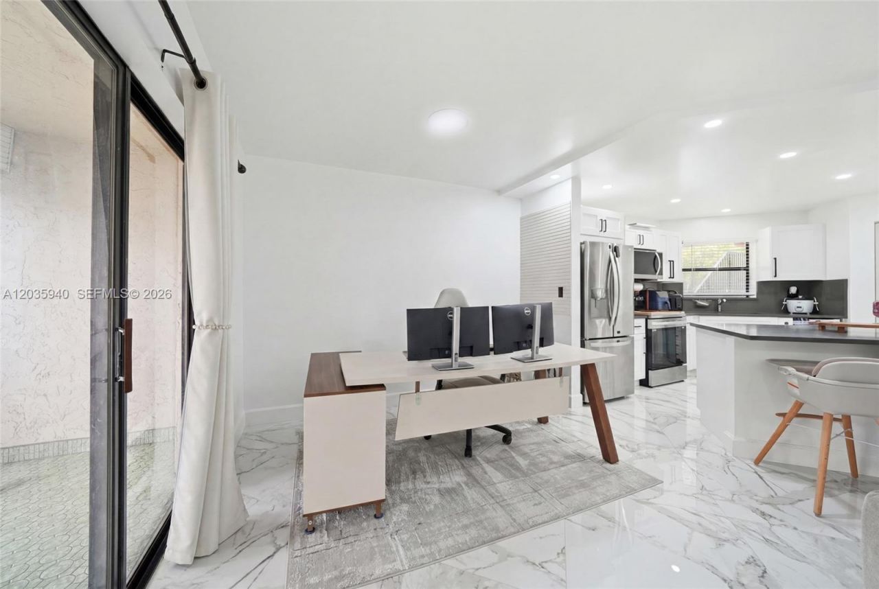 6855 W Broward Blvd , Unit 212, Plantation, FL 33317 Photo