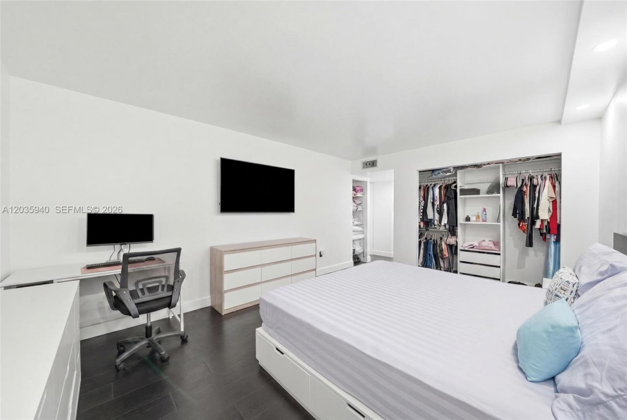 6855 W Broward Blvd , Unit 212, Plantation, FL 33317 Photo