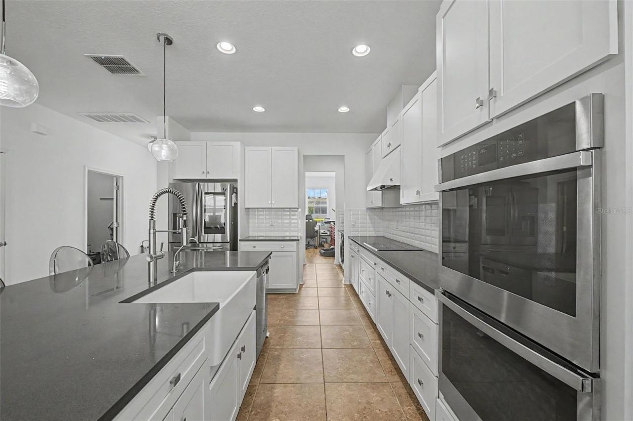 19462 Rosemoor Avenue , Lutz, FL 33558 Photo