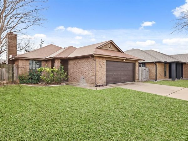607 Saunders DR , Round Rock, TX 78664