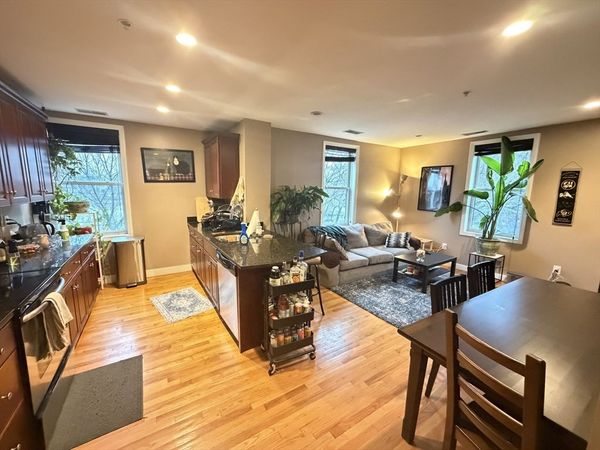 100 Fellsway West, Unit 207, Somerville, MA 02145