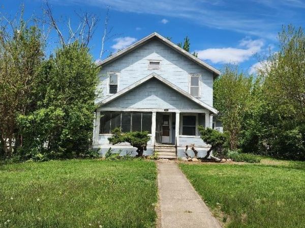 1701 Summit Street, Marshalltown, IA 50158