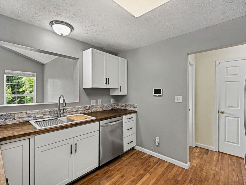 6423 Riverbend Drive, Clayton, OH 45415 Photo 11