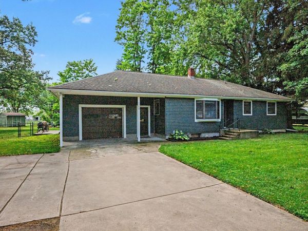 1200 E X Avenue, Vicksburg, MI 49097