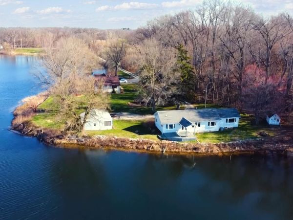 1556 W Severs Road , La Porte, IN 46350