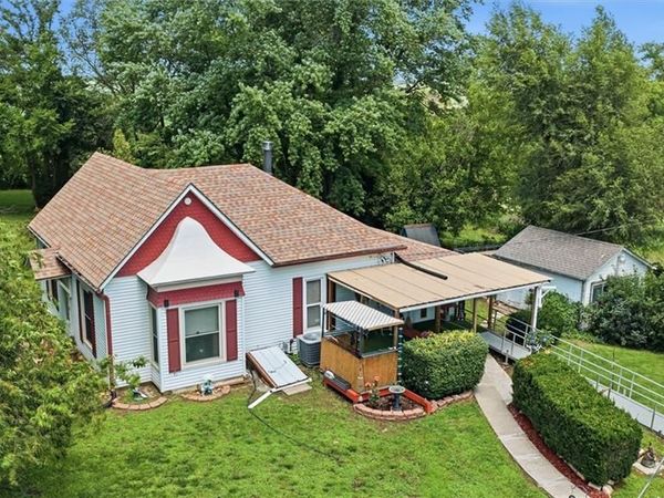 12472 Saline Road, Winchester, KS 66097