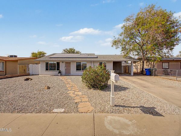 9018 W GLENROSA Avenue, Phoenix, AZ 85037
