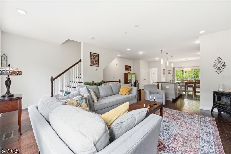 503 Abbe Rd, Little Falls, NJ 07424 Main Photo