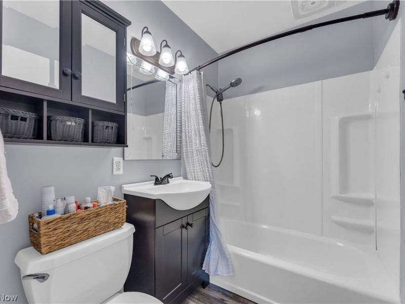 15473 Hummel Road, Brook Park, OH 44142 Photo 10