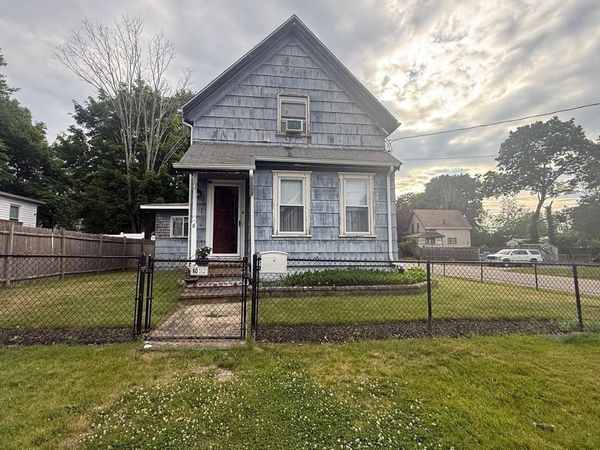 18 Dunham St, Brockton, MA 02302