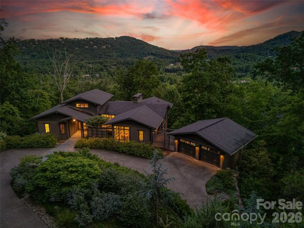 1121 Timberbluff Way, Arden, NC 28704