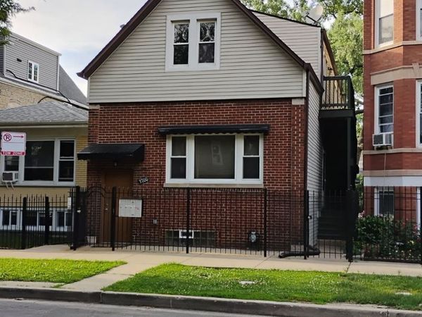 3700 W George Street , Unit 1F, Chicago, IL 60618