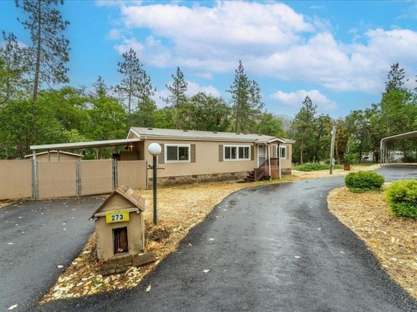 273 Canyon Oak Drive, Grants Pass, OR 97526