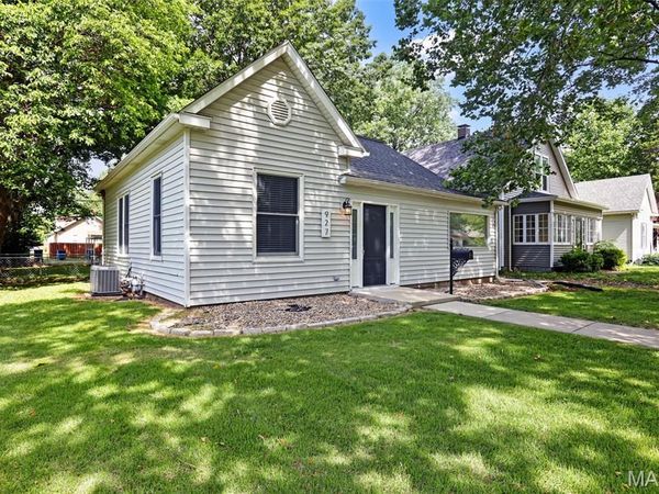 927 Troy Road , Edwardsville, IL 62025