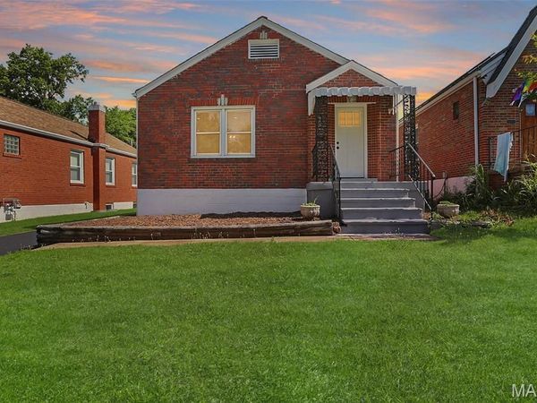 5681 Pernod Avenue, St Louis, MO 63139