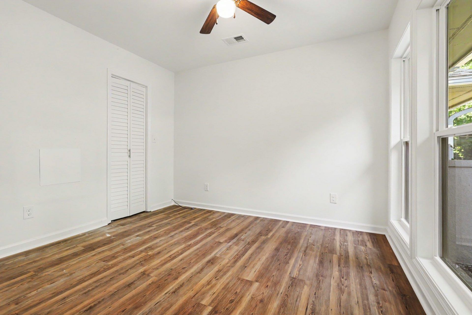838 Heather Ln. Photo 15
