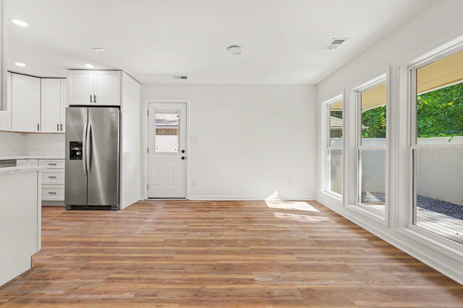 838 Heather Ln. Photo 8