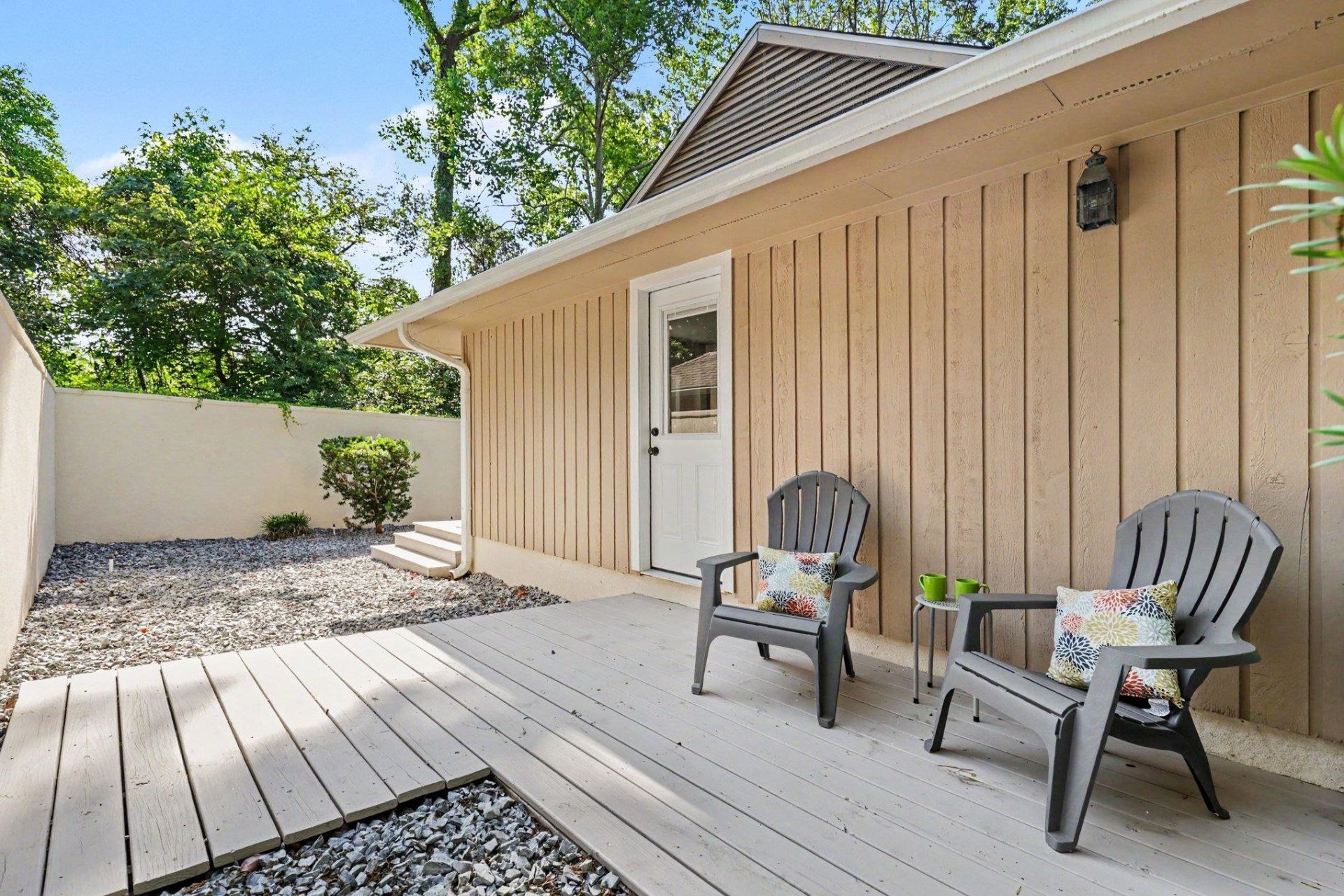 838 Heather Ln. Photo 9
