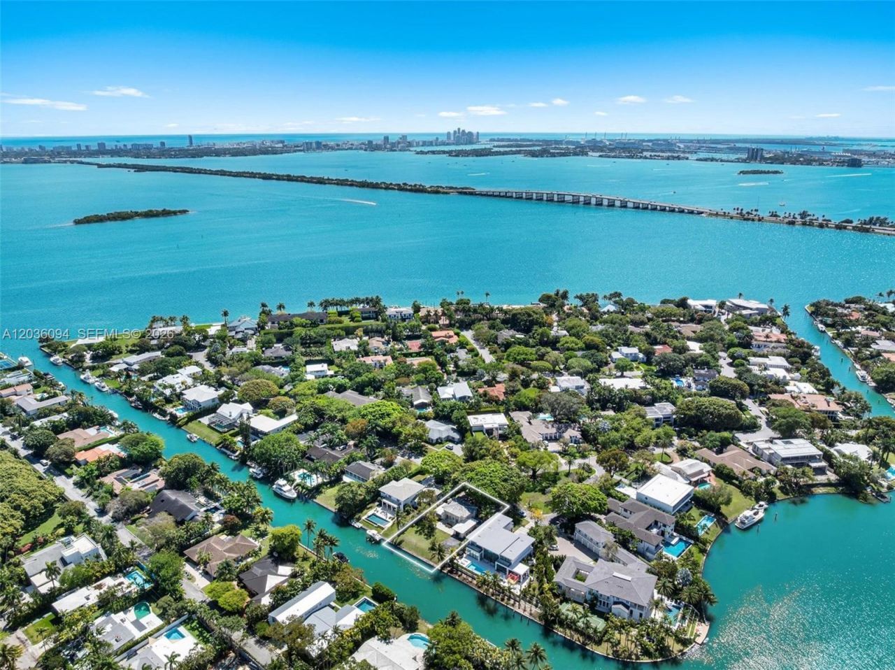 655 Buttonwood Ln , Miami, FL 33137 Photo