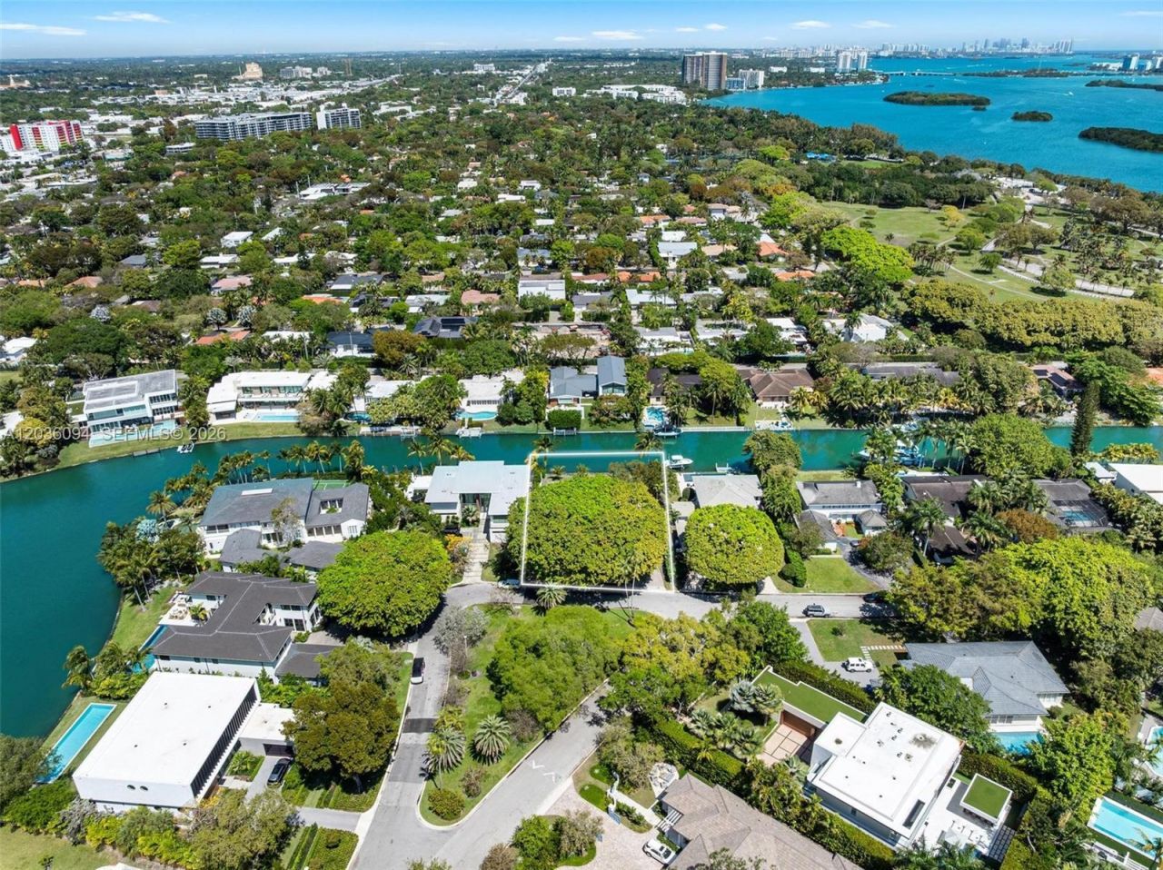 655 Buttonwood Ln , Miami, FL 33137 Photo