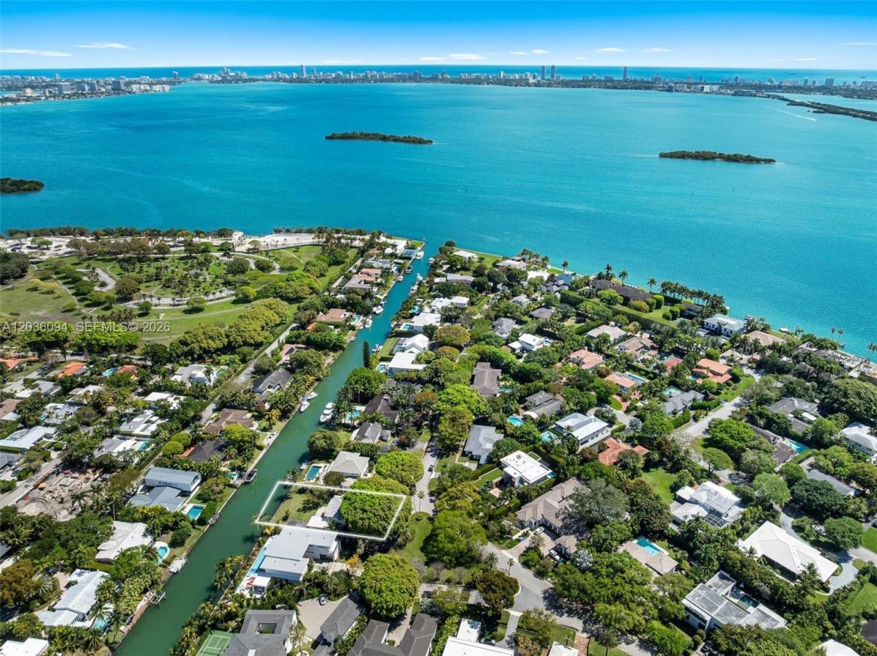 655 Buttonwood Ln , Miami, FL 33137 Photo