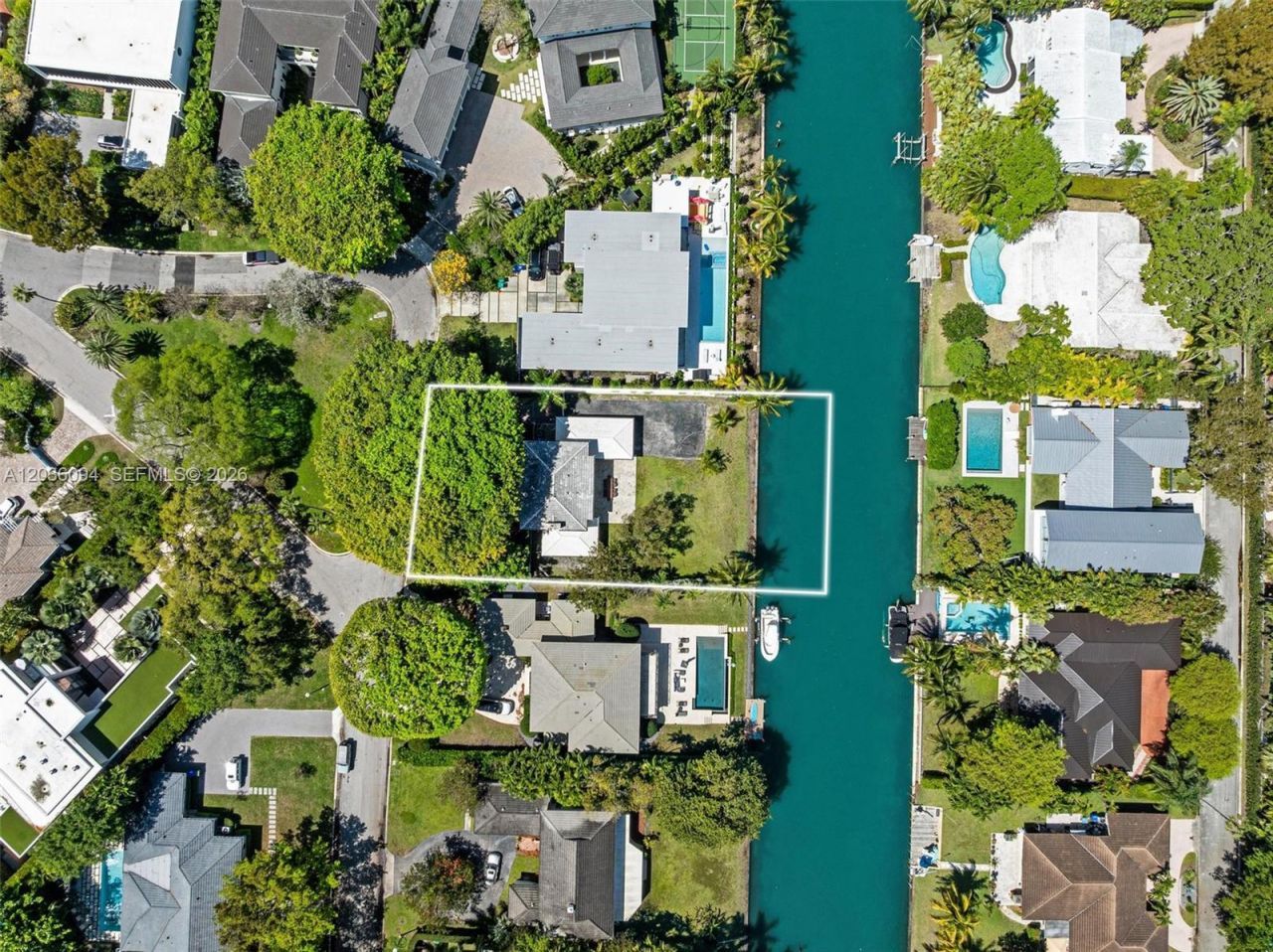 655 Buttonwood Ln , Miami, FL 33137 Photo