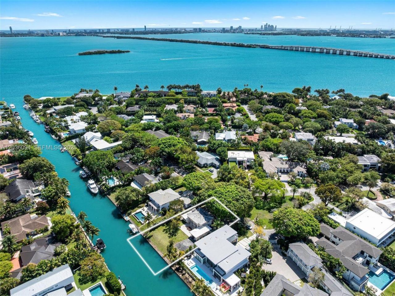 655 Buttonwood Ln , Miami, FL 33137 Photo