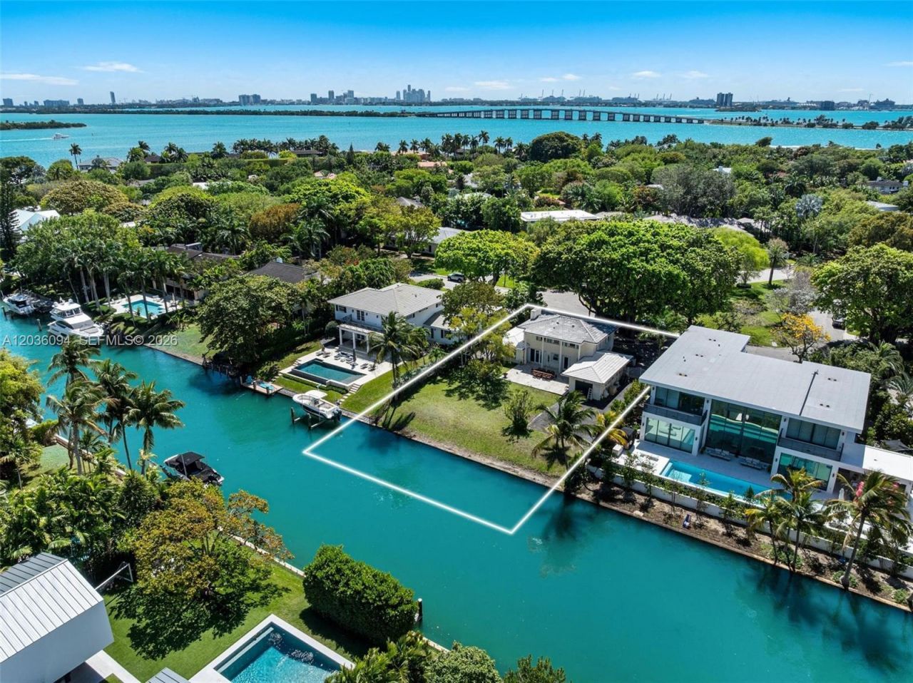 655 Buttonwood Ln , Miami, FL 33137 Photo