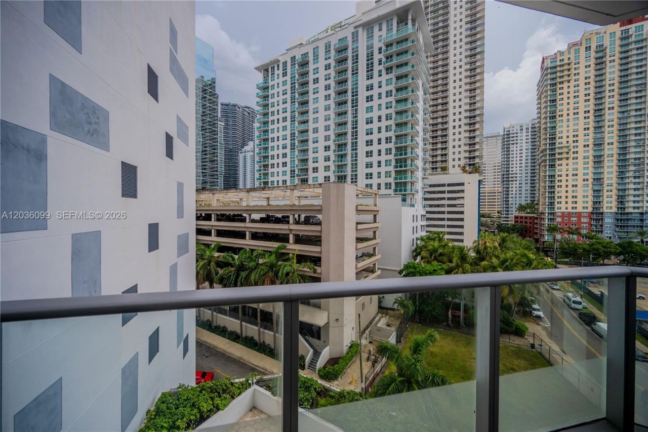 1300 Brickell Bay Dr, Unit 710, Miami, FL 33131 Photo