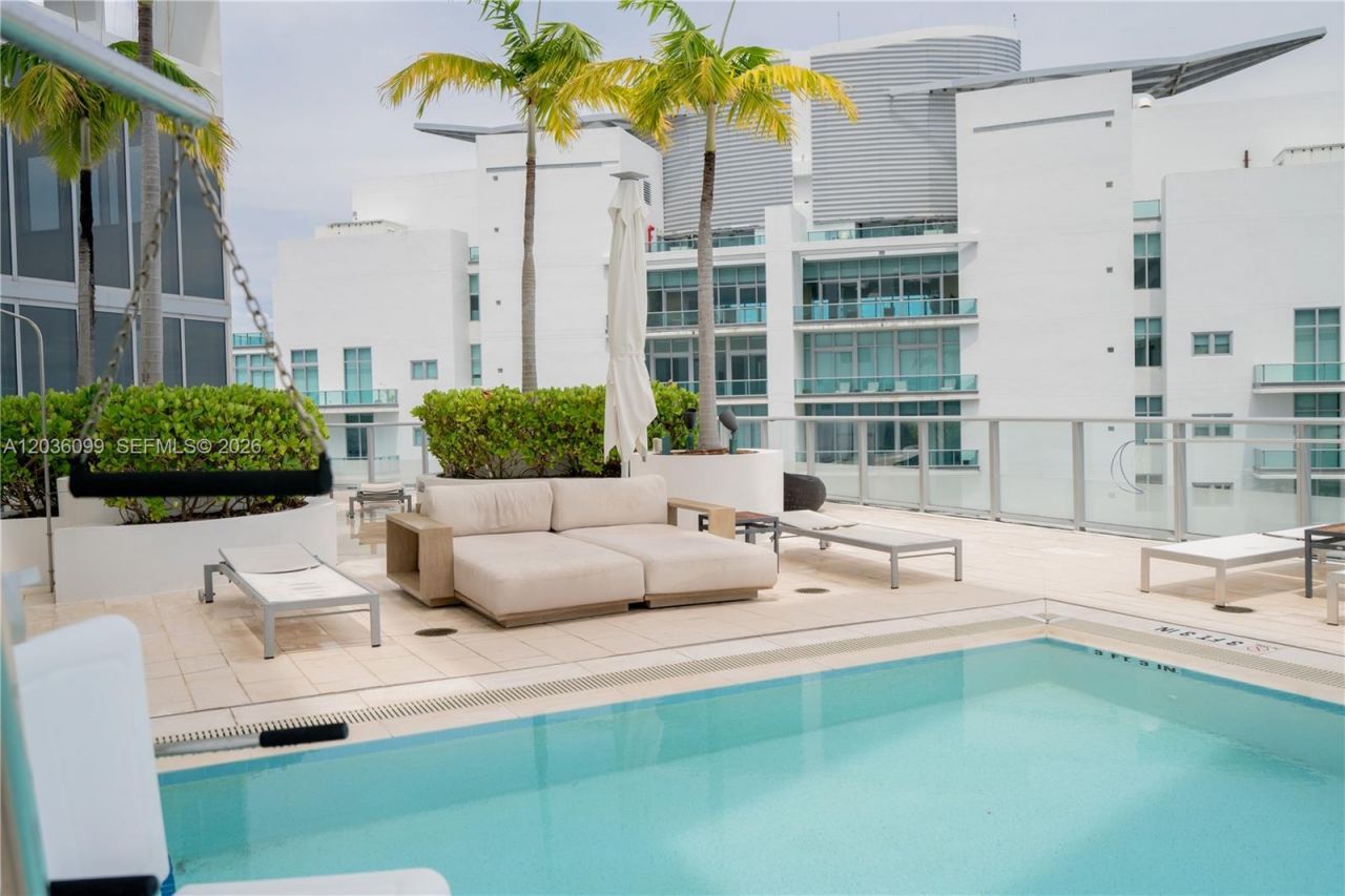 1300 Brickell Bay Dr, Unit 710, Miami, FL 33131 Photo