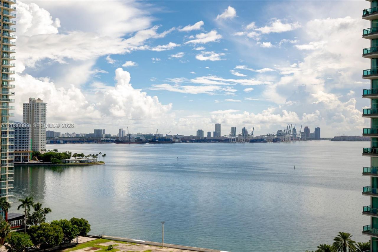 1300 Brickell Bay Dr, Unit 710, Miami, FL 33131 Photo