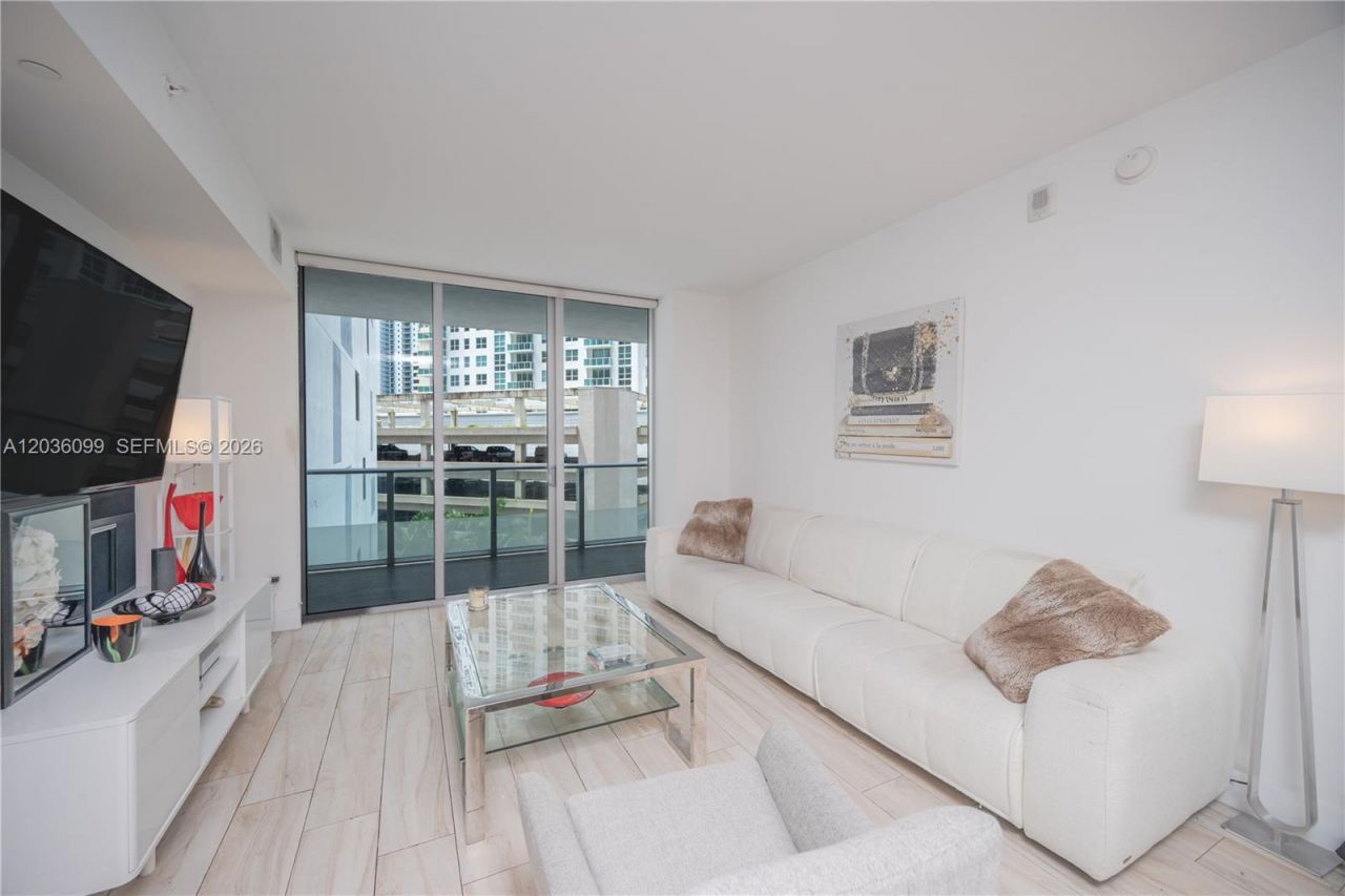 1300 Brickell Bay Dr, Unit 710, Miami, FL 33131 Photo