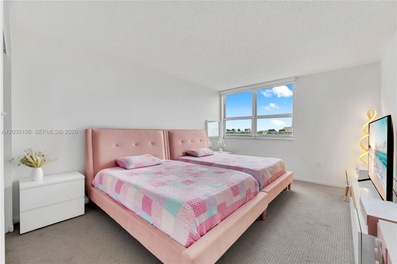 650 West Ave , Unit 704, Miami Beach, FL 33139 Photo