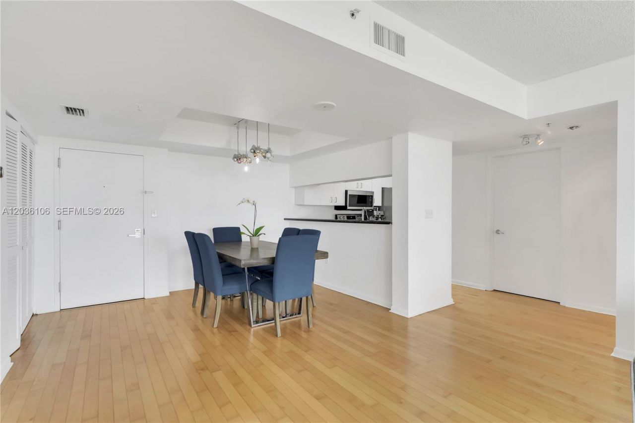650 West Ave , Unit 704, Miami Beach, FL 33139 Photo