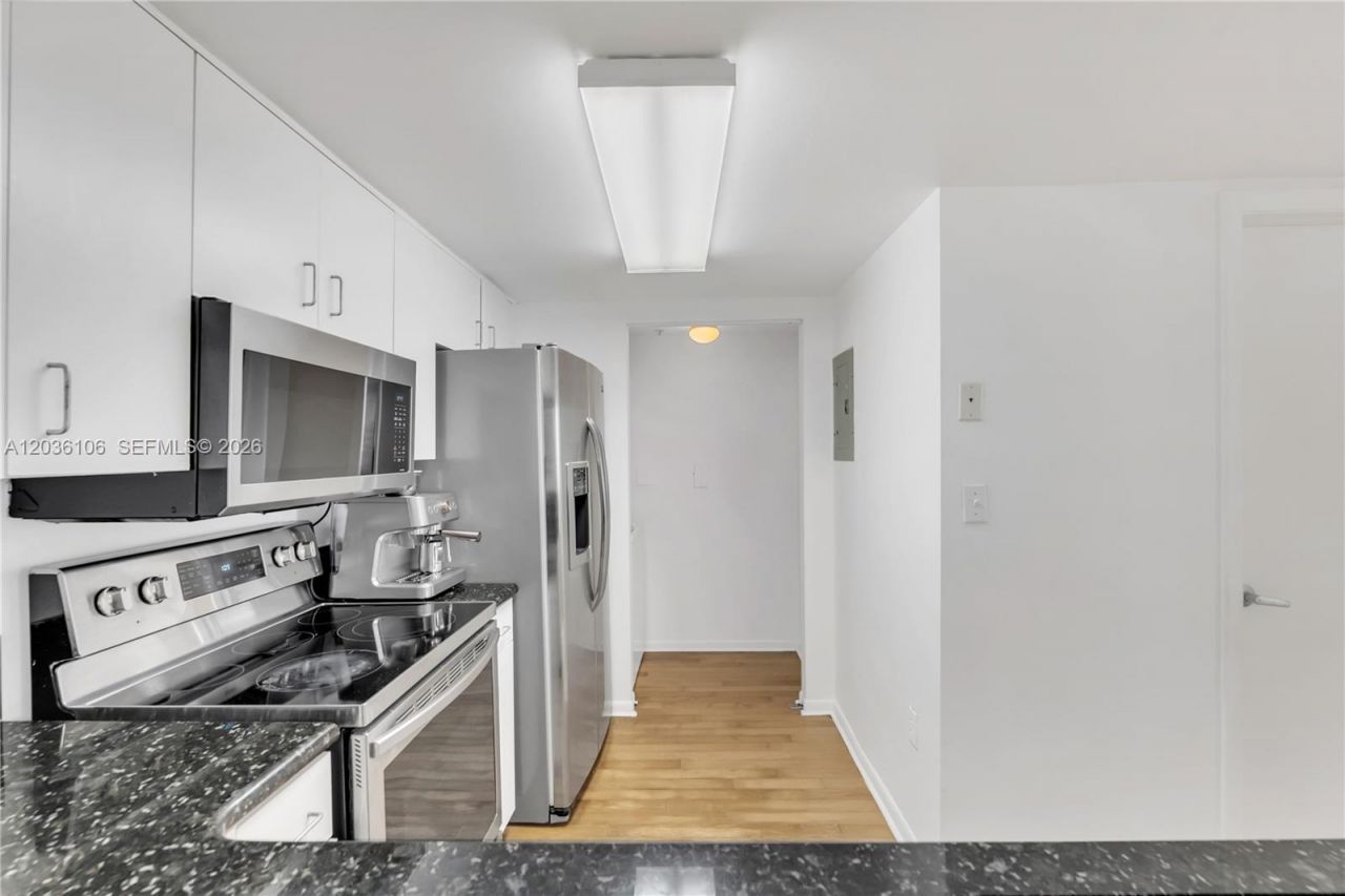 650 West Ave , Unit 704, Miami Beach, FL 33139 Photo