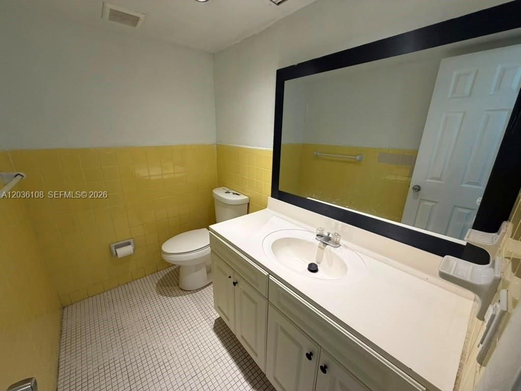 1885 NE 121st St , Unit 8, North Miami, FL 33181 Photo