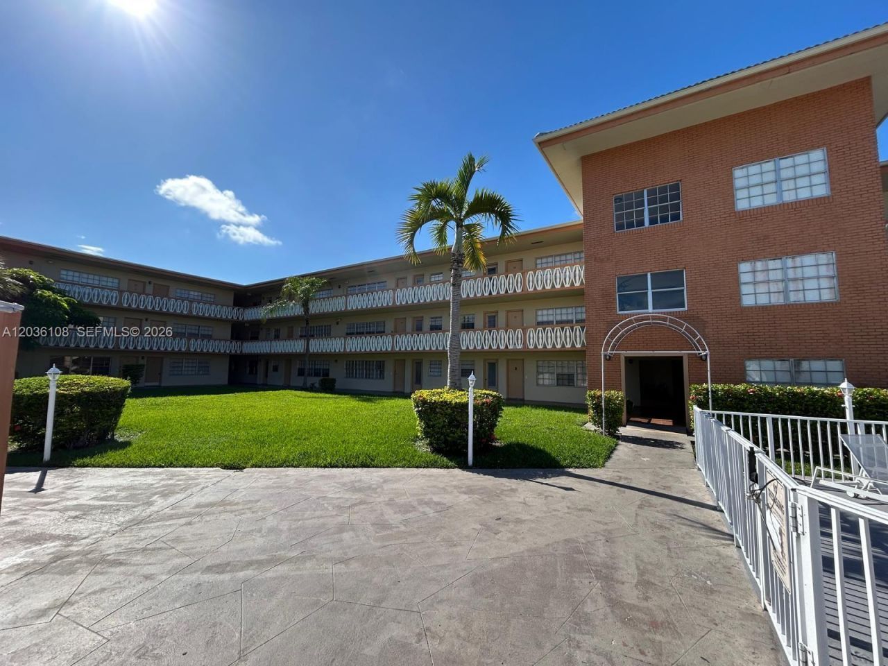 1885 NE 121st St , Unit 8, North Miami, FL 33181 Photo