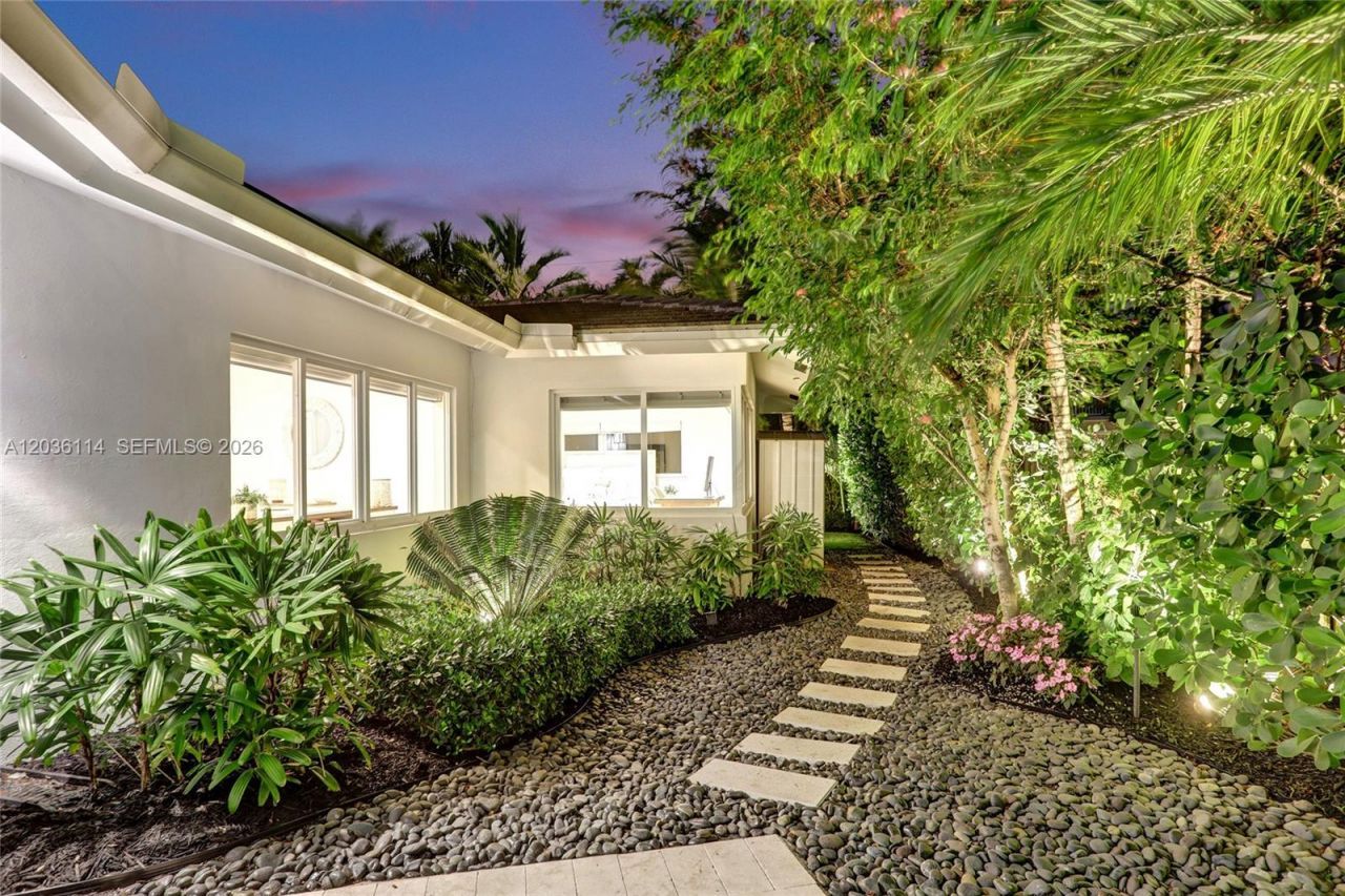 2701 NE 30th St, Fort Lauderdale, FL 33306 Photo