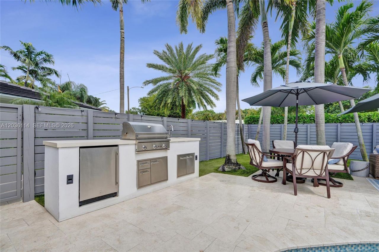 2701 NE 30th St, Fort Lauderdale, FL 33306 Photo