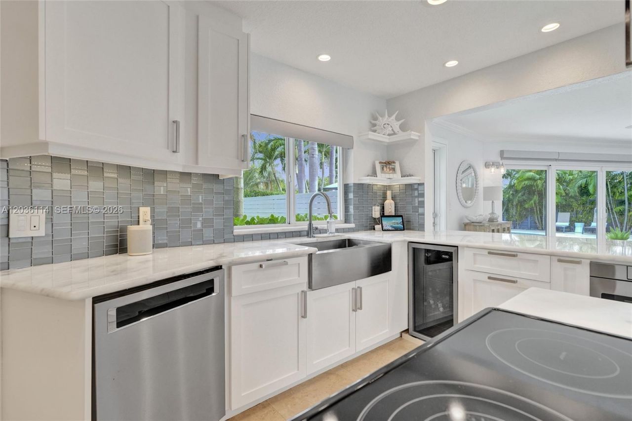 2701 NE 30th St, Fort Lauderdale, FL 33306 Photo