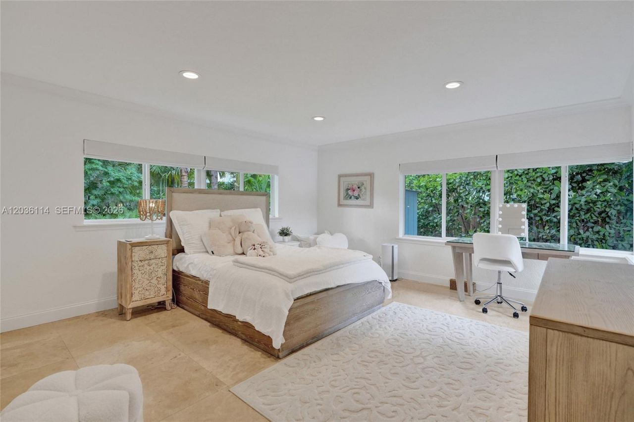 2701 NE 30th St, Fort Lauderdale, FL 33306 Photo
