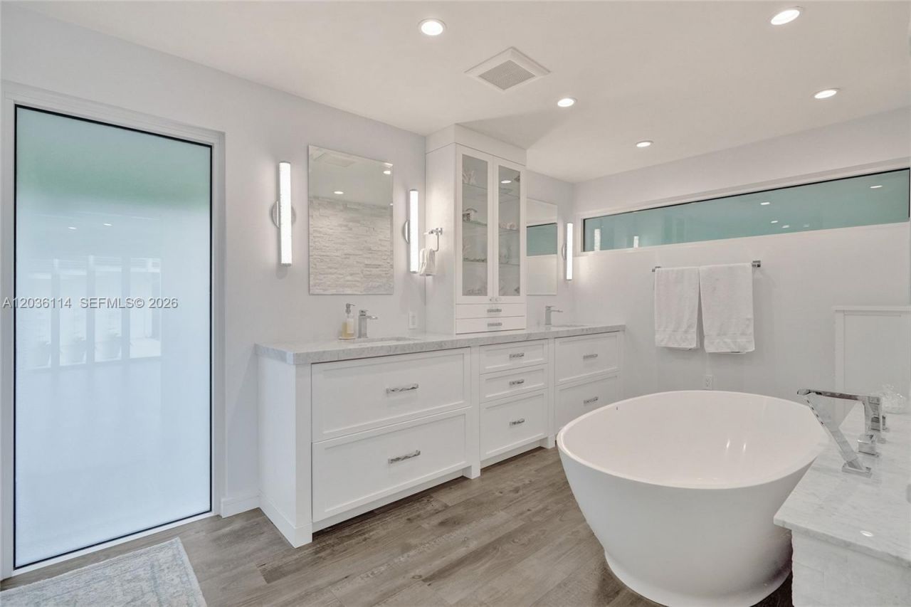 2701 NE 30th St, Fort Lauderdale, FL 33306 Photo
