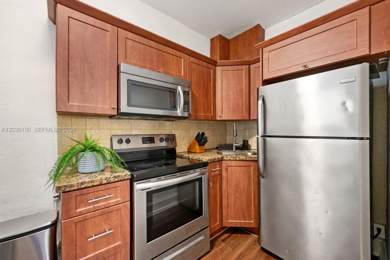 126 Mendoza Ave, Unit 5, Coral Gables, FL 33134 Photo