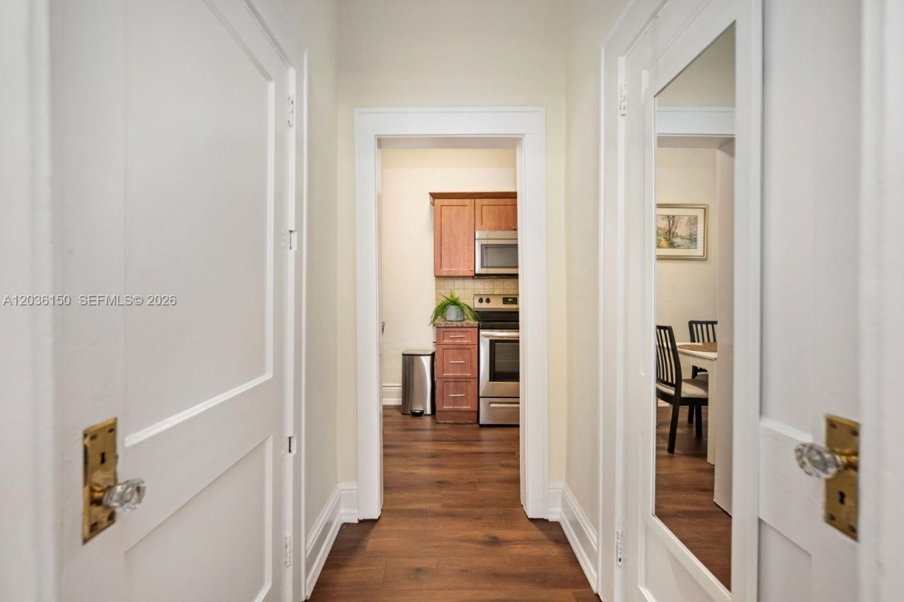 126 Mendoza Ave, Unit 5, Coral Gables, FL 33134 Photo