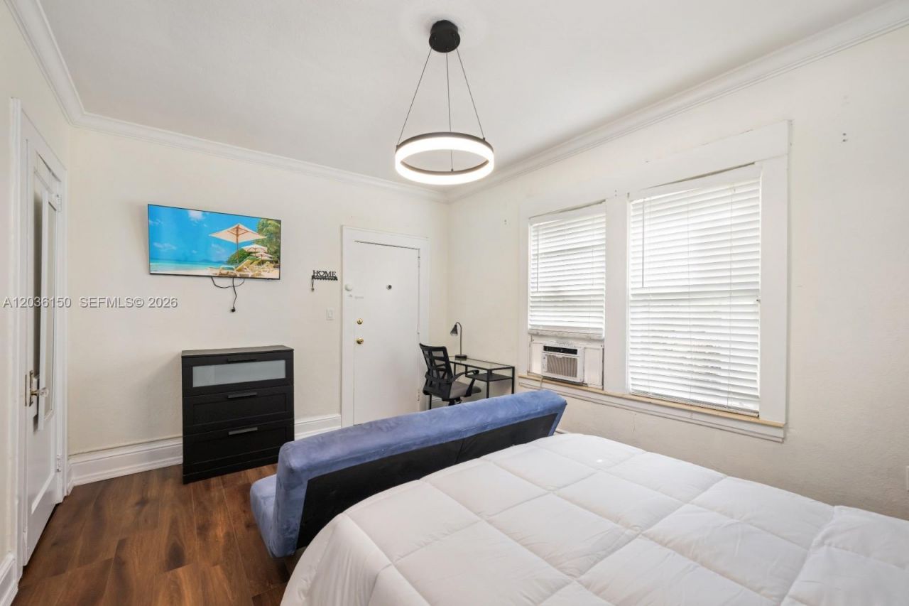 126 Mendoza Ave, Unit 5, Coral Gables, FL 33134 Photo