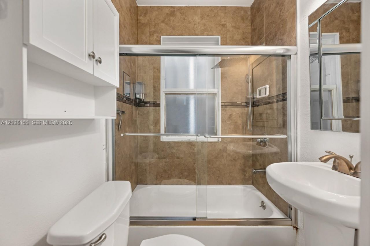 126 Mendoza Ave, Unit 5, Coral Gables, FL 33134 Photo