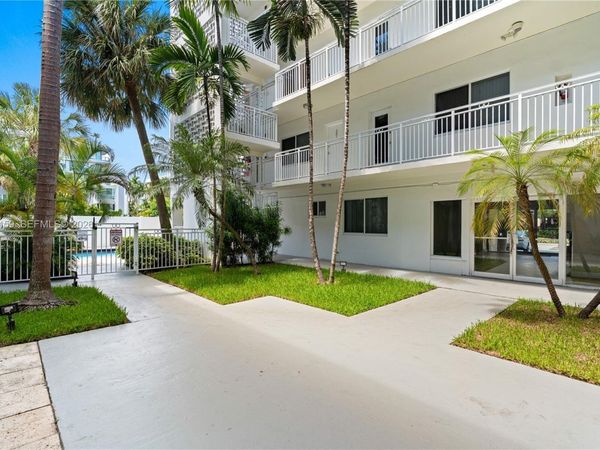 10001 W Bay Harbor Dr, Unit 202, Bay Harbor Islands, FL 33154